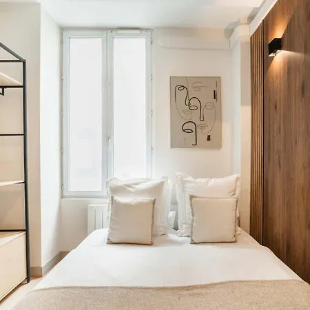 Montparnasse Deluxe Paris