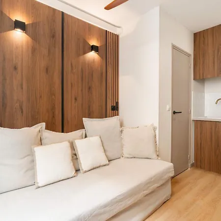 Montparnasse Deluxe Apartment