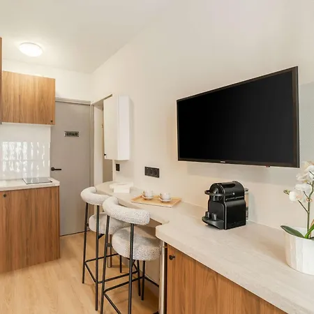 Montparnasse Deluxe Apartment